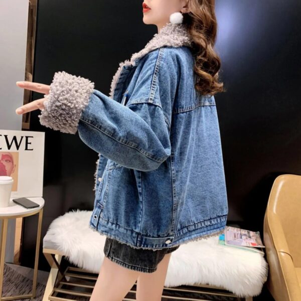 Winter Warmth Redefined: Women's Faux Lambswool Lined Denim Jacket - Image 2