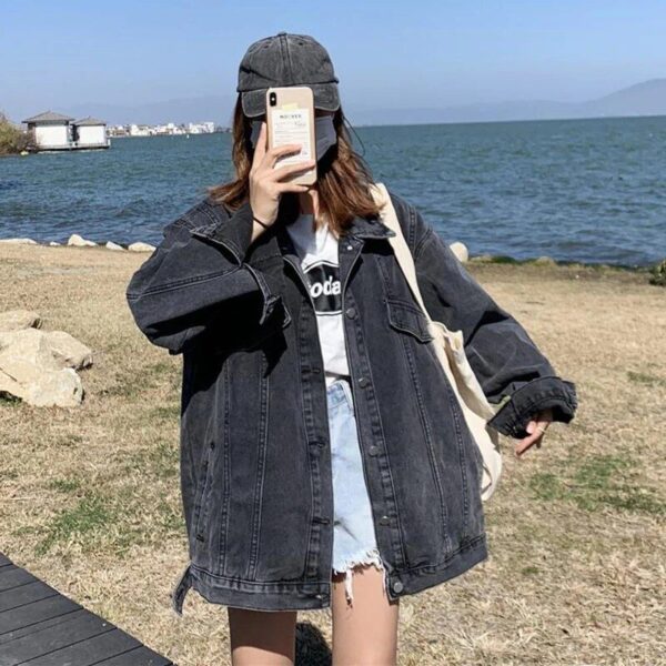 Women's Korean-Style Denim Jacket - Trendy Loose Fit with Button Detail